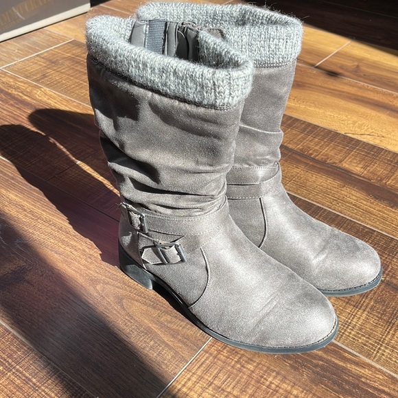 Torrid 9 wide Grey Slouchy Moto Boot Sweater Trimmed, Zippered Like New - Picture 3 of 8